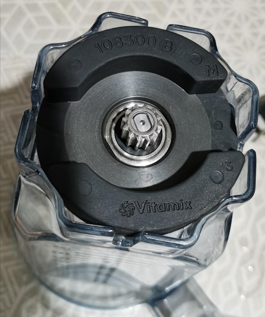 vitamix blender (220V) + freebie!!, TV & Home Appliances, Kitchen