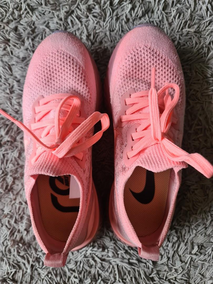 Nike epic react size 4 clearance