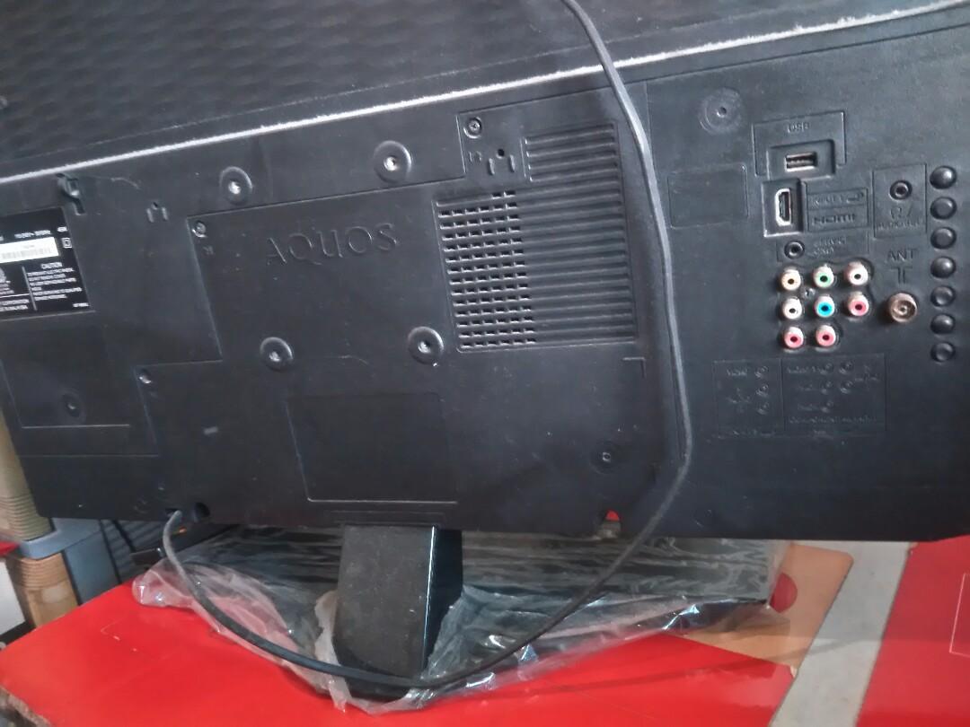 Defective Sharp Aquos 32 inches (Category: TV) located in Manila. Submitted by ronzky19 (Listing ID 1010608027, Image 3). Description: FIX LAST PRICE 32 inches LED TV with remote nagloloko video hndi tumatagal 1 hour paliit ng palit screen voice nlng naririnig need to be fix.pero pag binuksan ulit balik Full screen repeat process Kelangan ipaayos items located near st pius X paraochial school 7th st.paco Manila Last price grab lalamove buyers exp