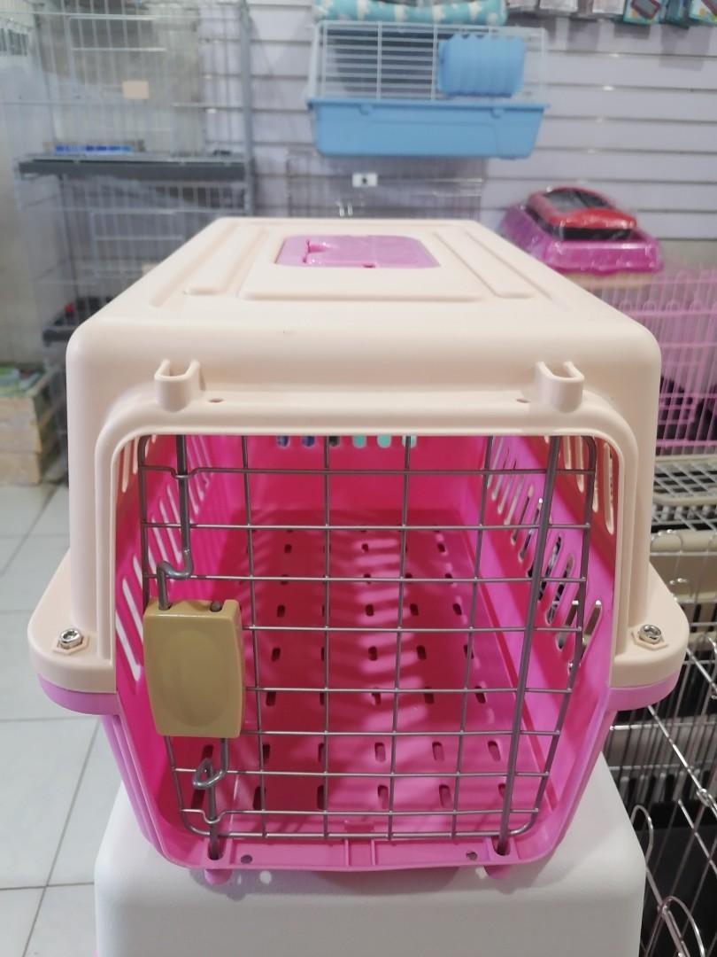 pet carrier door