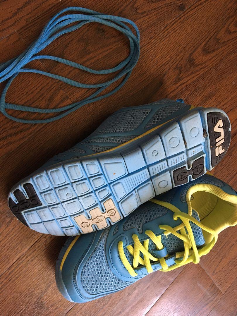 Fila Running Shoes (Category: Sneakers) located in Muntinlupa City. Submitted by clairebobot (Listing ID 1010533706, Image 2). Description: Used but in perfect condition Size is 38 24 cm... Pm me if interested.