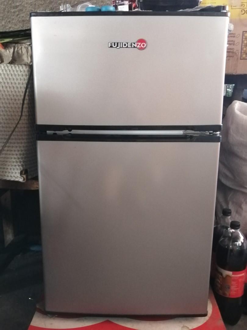 Fujidenzo 3 5 Cu Ft 2 Door Personal Refrigerator Home Furniture Home Appliances Refrigerators And Freezers On Carousell