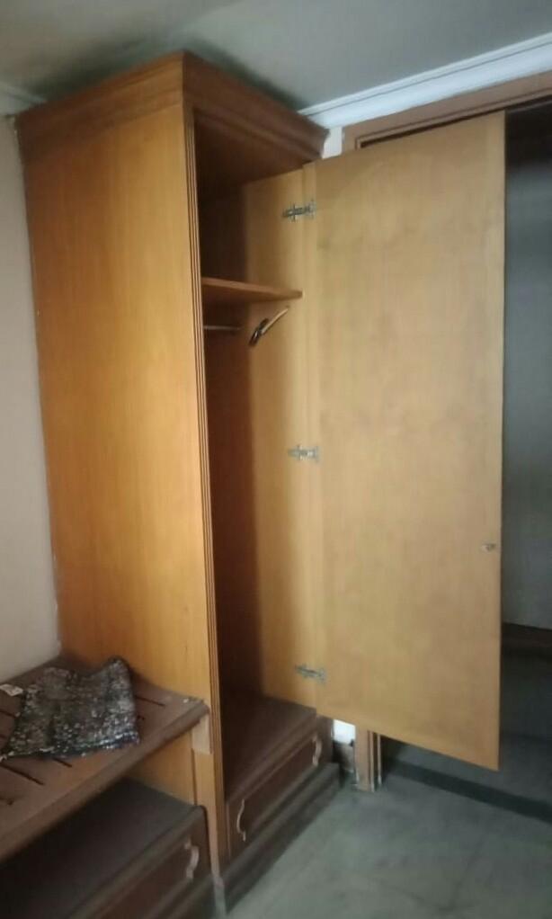 Turun Harga Lemari Pakaian Gantung Meja Kayu Perabotan Rumah Di Carousell