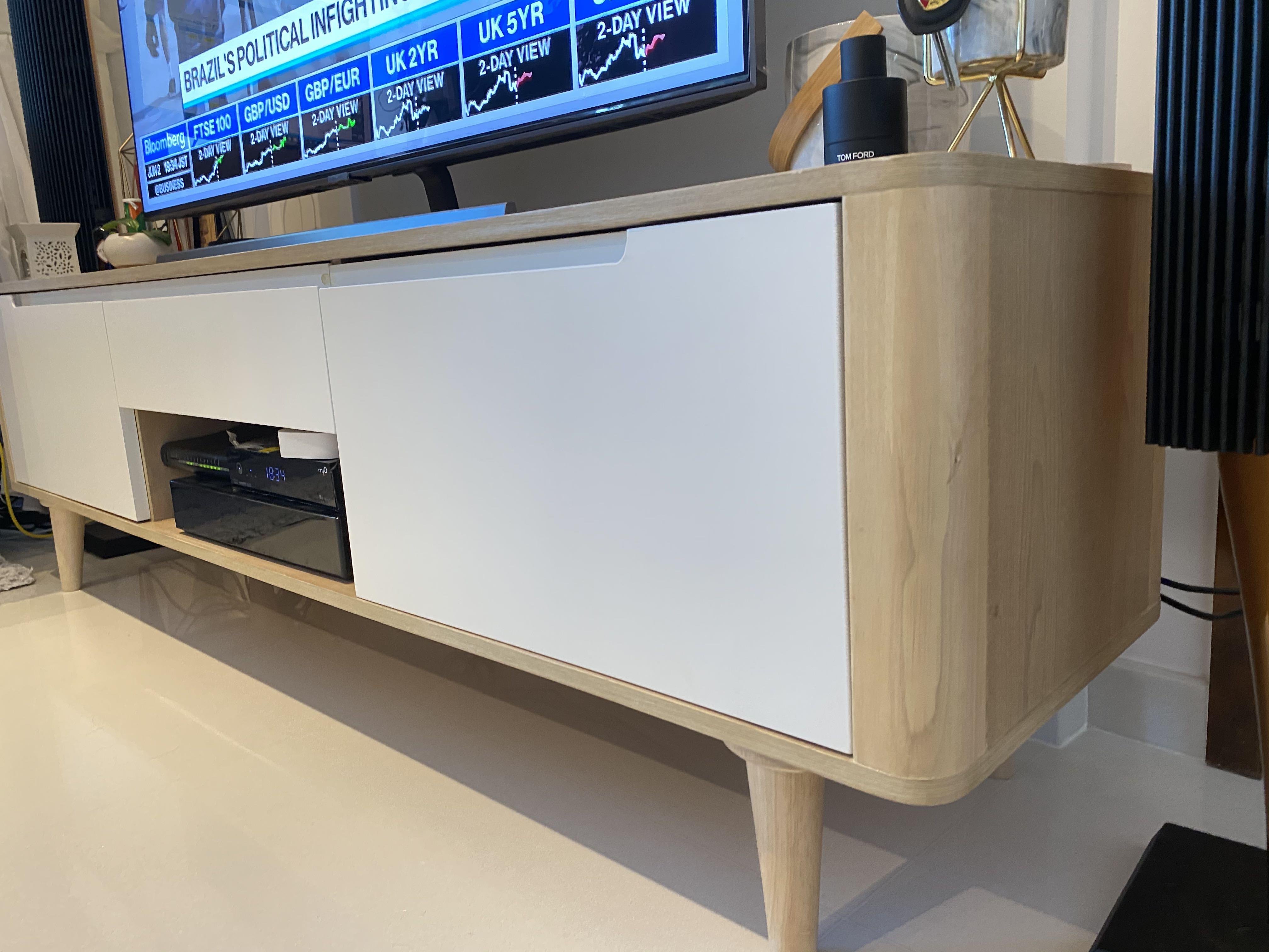 Moving house clearance! Courts tv console 170cm, Furniture