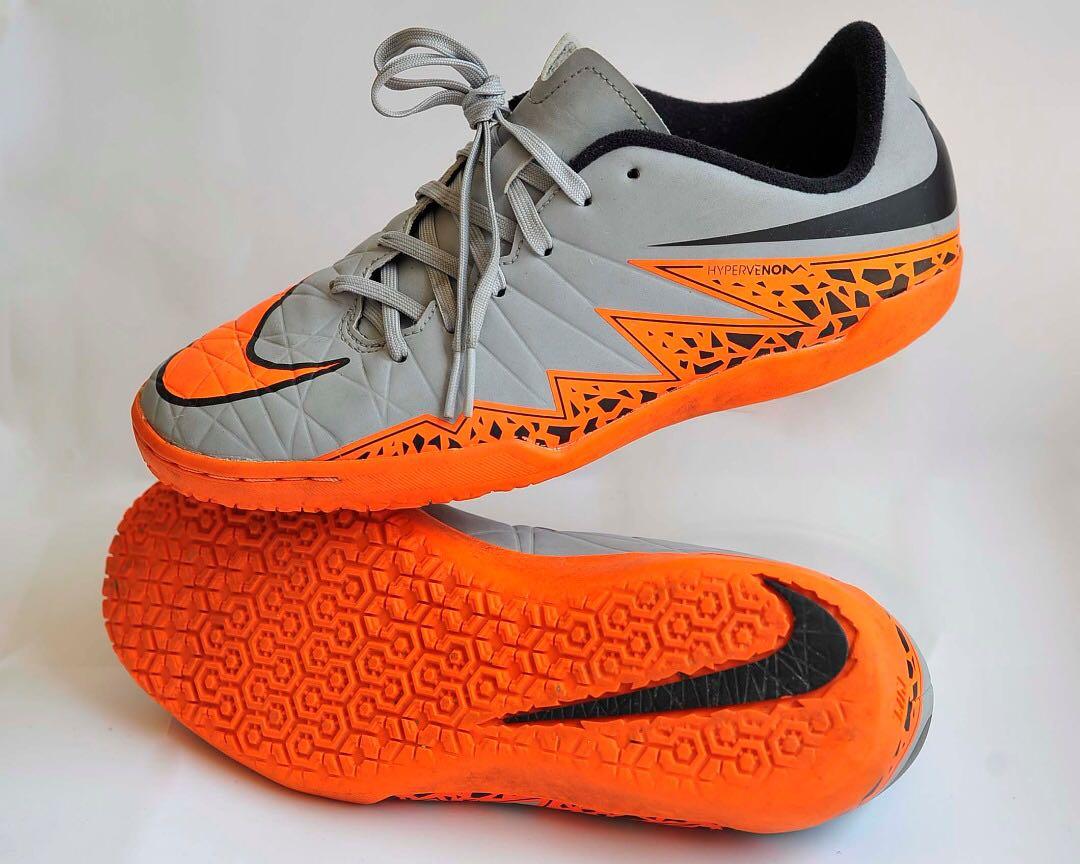 Nike hypervenom top 5.5