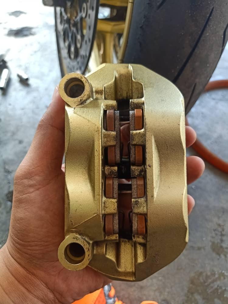 Original Brembo M3 Caliper (1 set), Motorbikes on Carousell