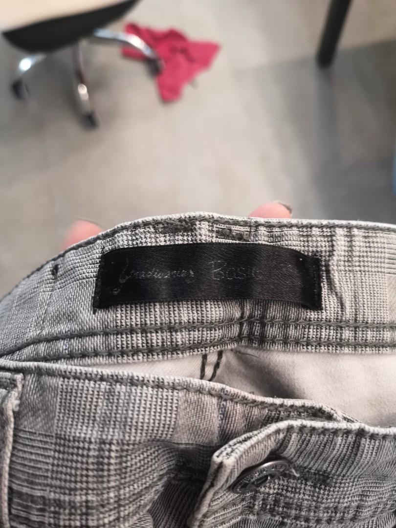 Pants (Category: Other Bottoms) located in Singapore. Submitted by hoohahee (Listing ID 1010595692, Image 4). Description: .