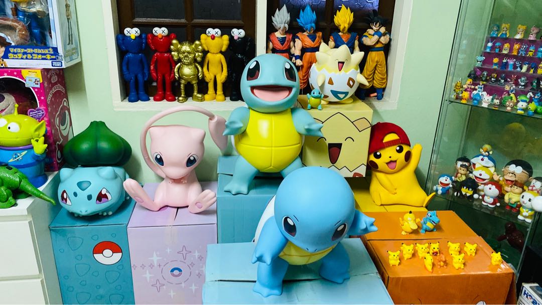 Big on sale pokemon figures