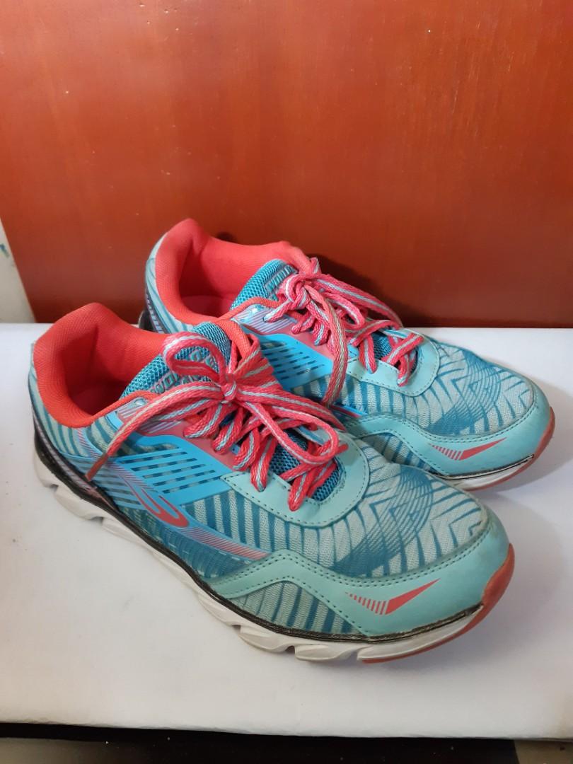 world balance rubber shoes for ladies