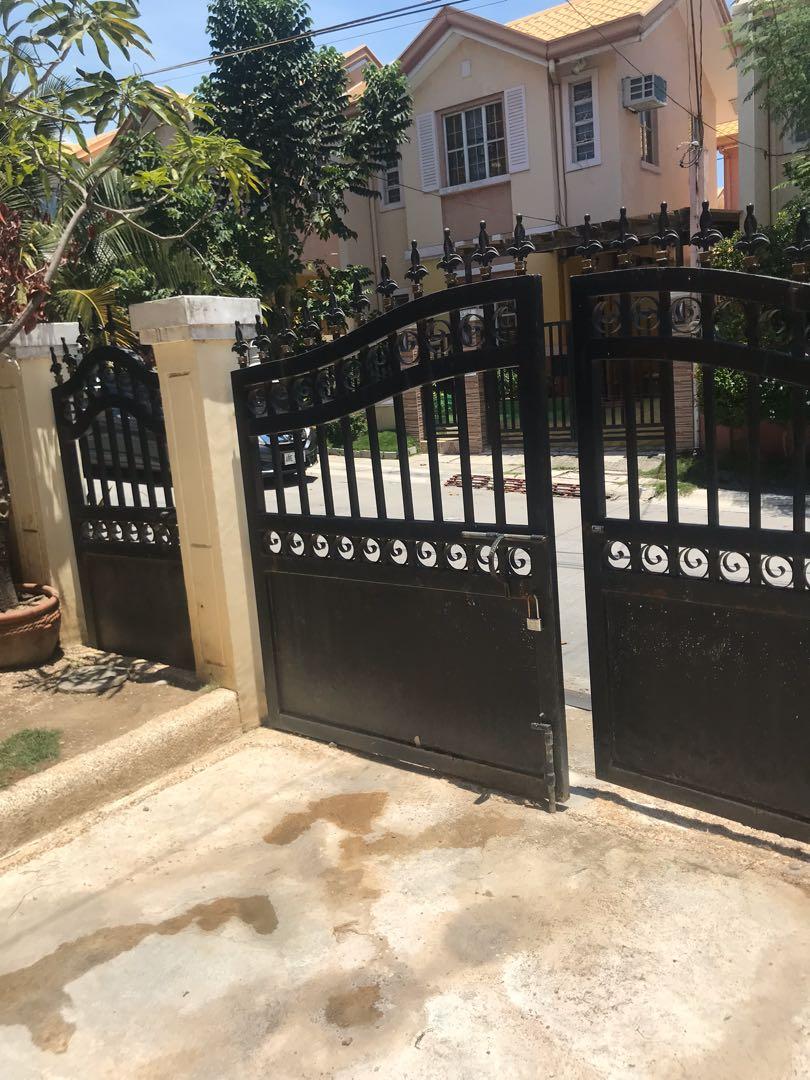 Single Detached House and Lot Camella (Category: House & Lot) located in Mandaluyong City. Submitted by reamc8 (Listing ID 1010641083, Image 2). Description: BEST LOCATION- HIGH VALUE PROPERTY For Middle class family/ resident. - Secured / Exclusive subdivision - nearby within 2km: - Cavitex - SM Molino - All Home - Evia - Fernbrooke - Portofino village -2 Petron stations - 1 Shell station - 1 Phoenix station - nearby within 5 km: - Ayala Alabang