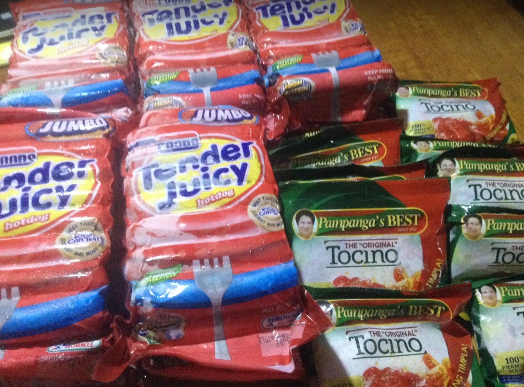 Tender Juicy Jumbo Hotdog 1kl 190 Php Pampanga S Best Tocino 220g 70 Php Food Drinks Fresh Produce On Carousell