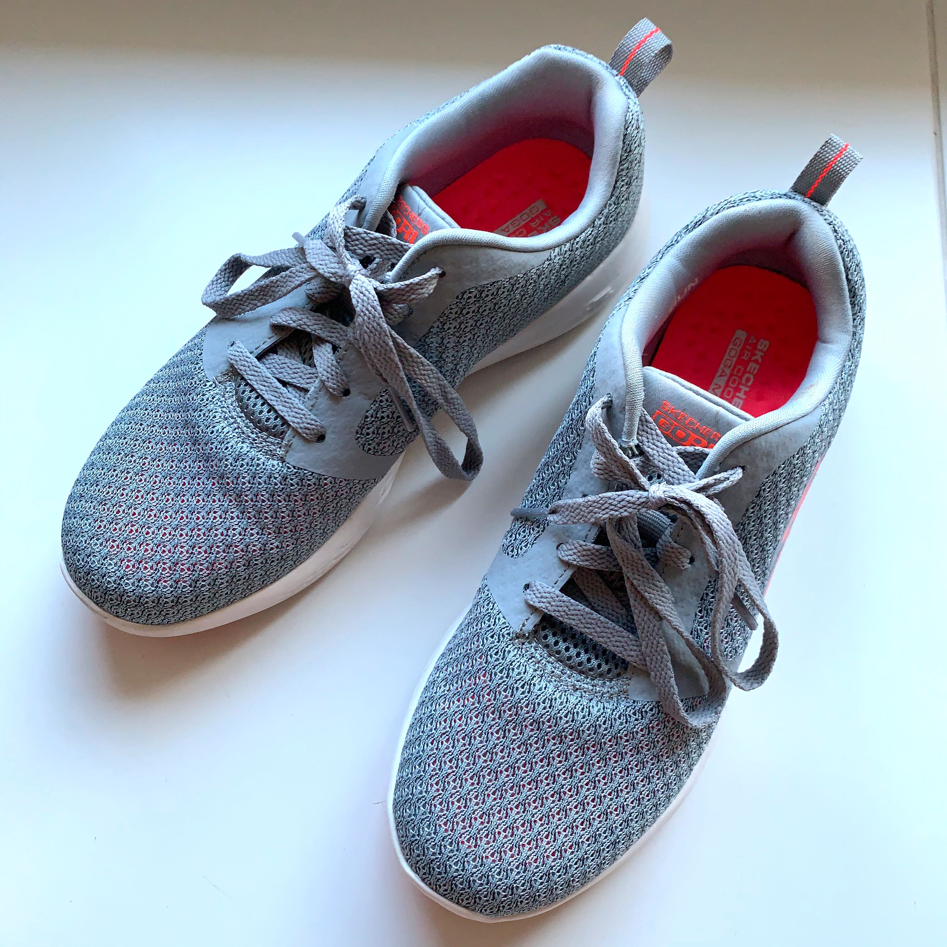 Run 600-Circulate Sneaker in Light Grey 