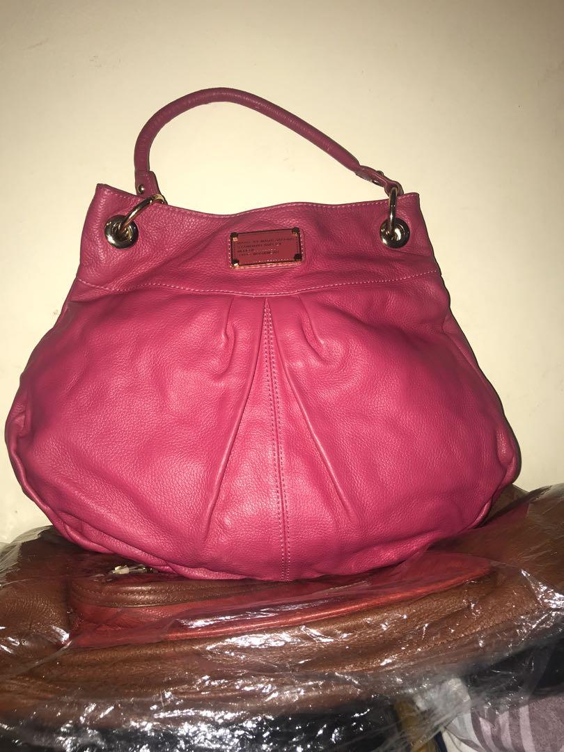 100% Orig. Marc by Marc Jacobs Bag! (Category: Luxury Bags & Wallets) located in San Pablo. Submitted by elijasam (Listing ID 1014988892, Image 1). Description: ✨100% preloved original marc by marc jacobs leather bag 👛 ✨color: dark pink✨ ✨style: shoulder bag✨ ✨size: Large✨👍 ✨conditions: in very good conditions 9/10✨ ✨no flaws..!👍 ✨for cash only 💶⚡️👍.