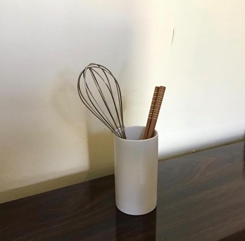 日本製無印良品白瓷筷子廚具飯匙圓柱形插座花瓶高11cm直徑6cm 廚房用具 Carousell