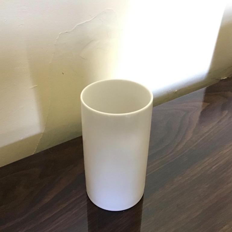 日本製無印良品白瓷筷子廚具飯匙圓柱形插座花瓶高11cm直徑6cm 廚房用具 Carousell