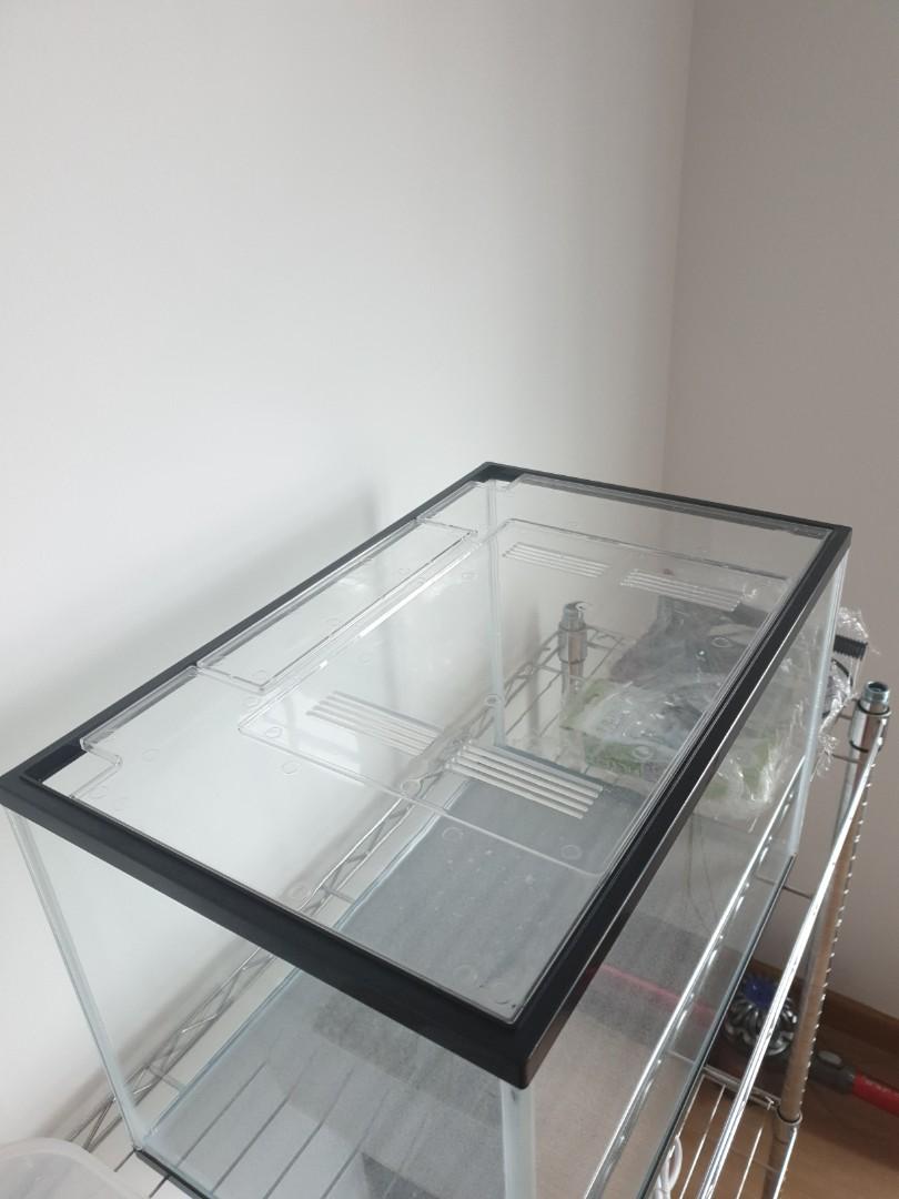 Acrylic fish tank with HOB filter and cover, Pet Supplies, Homes