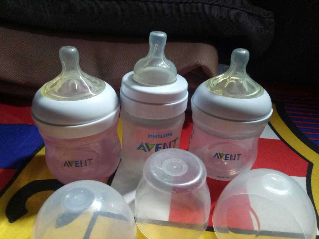 Avent feeding bottle (Category: Breastfeeding & Bottle Feeding) located in Pasay City. Submitted by empress_ched (Listing ID 1014857152, Image 3). Description: Read full description. SALE ‼ Take all for 600.00 = 3 bottles and pacifier. 500.00 for 3 bottles. Avent 4 oz feeding bottles. P250.00 each *2 Natural (clear and pink) *1 Classic ( clear ) #1 teats included-used. Change nyu na lang if preferred nyo ng new teats. rfs. upgraded to bigger bott