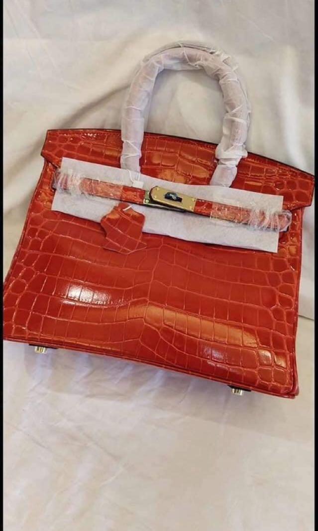 birkin 30 cm croc materials (Category: Luxury Bags & Wallets) located in Angono. Submitted by extrabaggant (Listing ID 1014893750, Image 1). Description: .