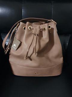 NWT sling bag