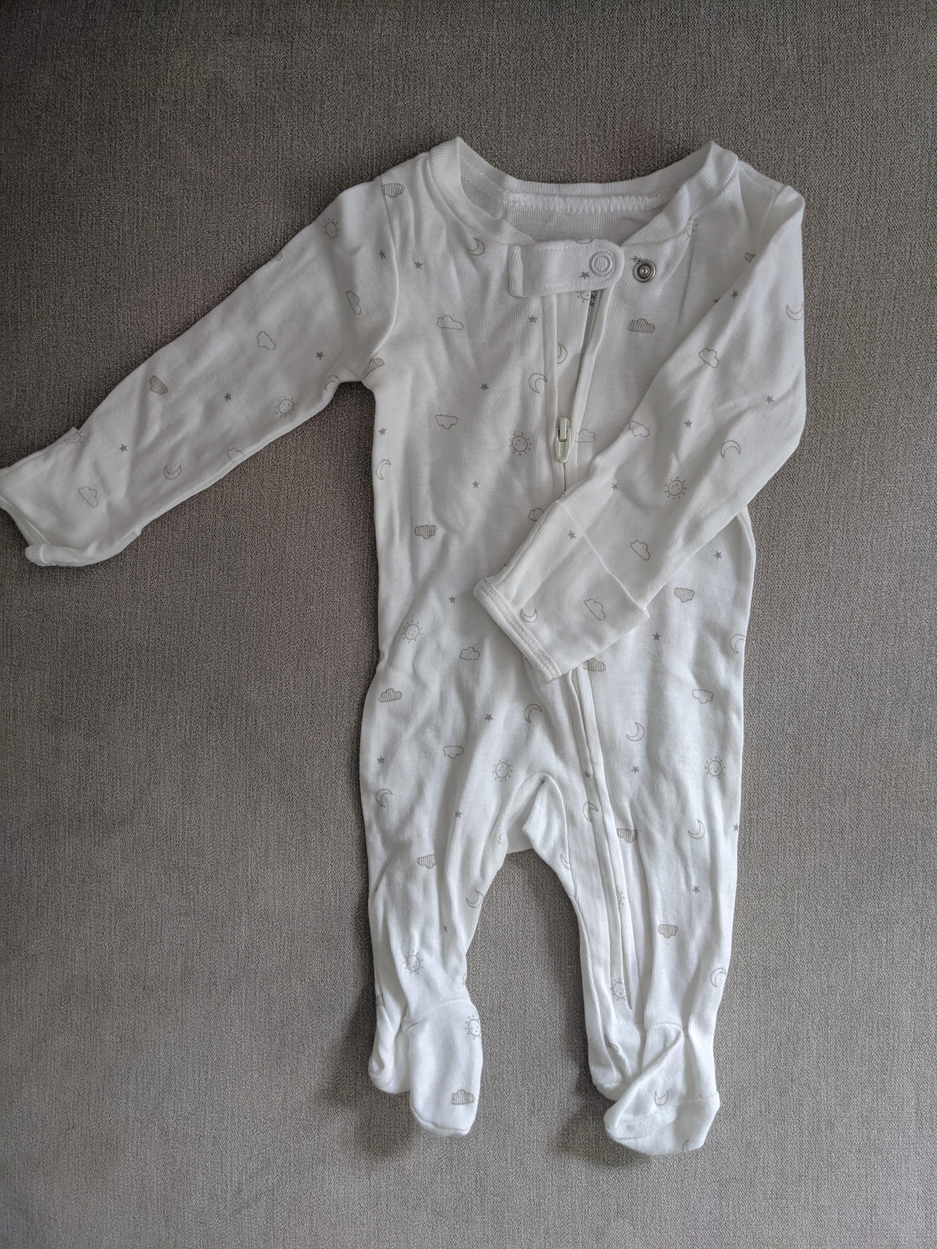 Carter onesies outlet with mittens