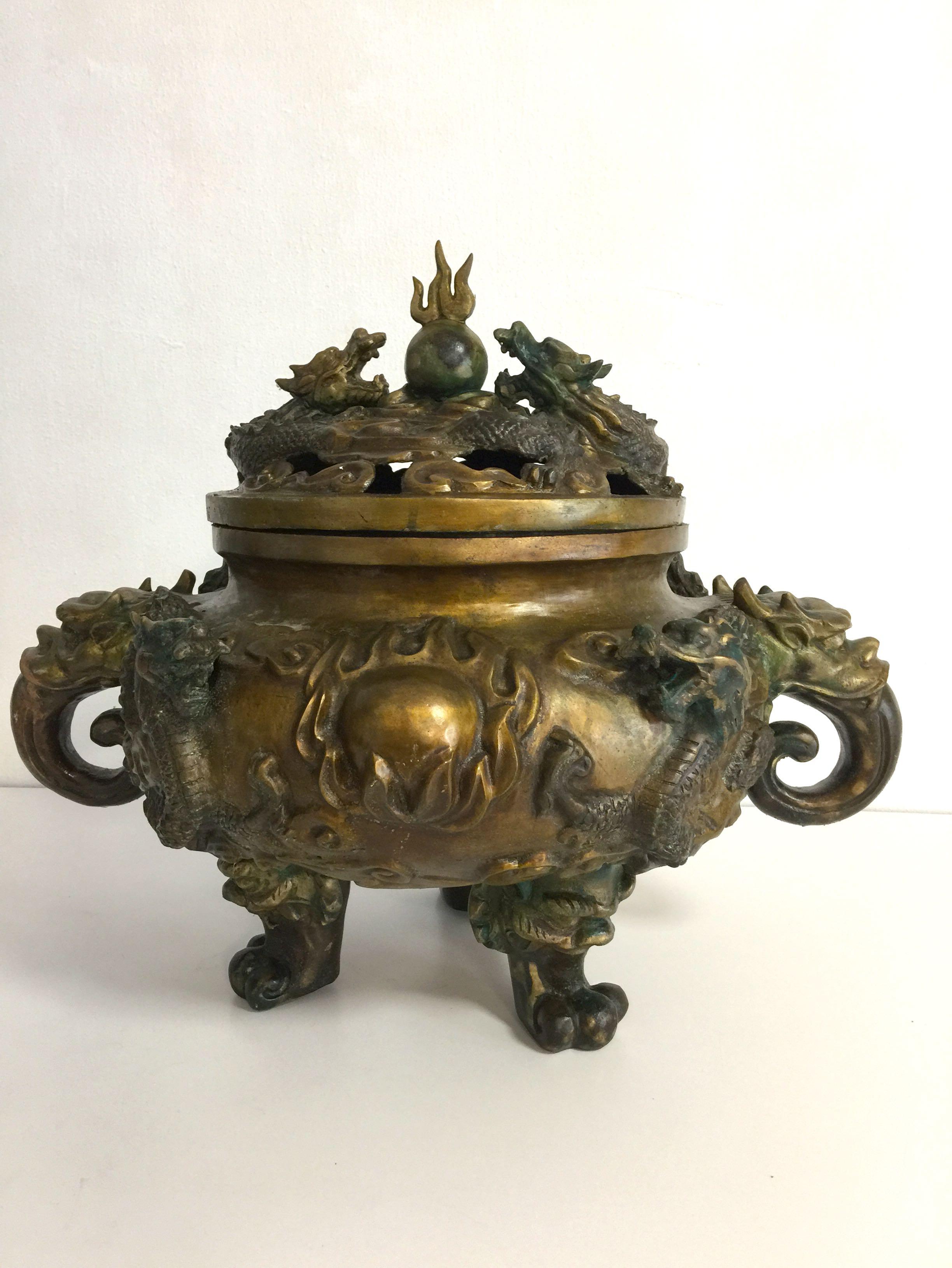 Chinese bronze Incense Burners with lid carving Dragons. 中国青铜 