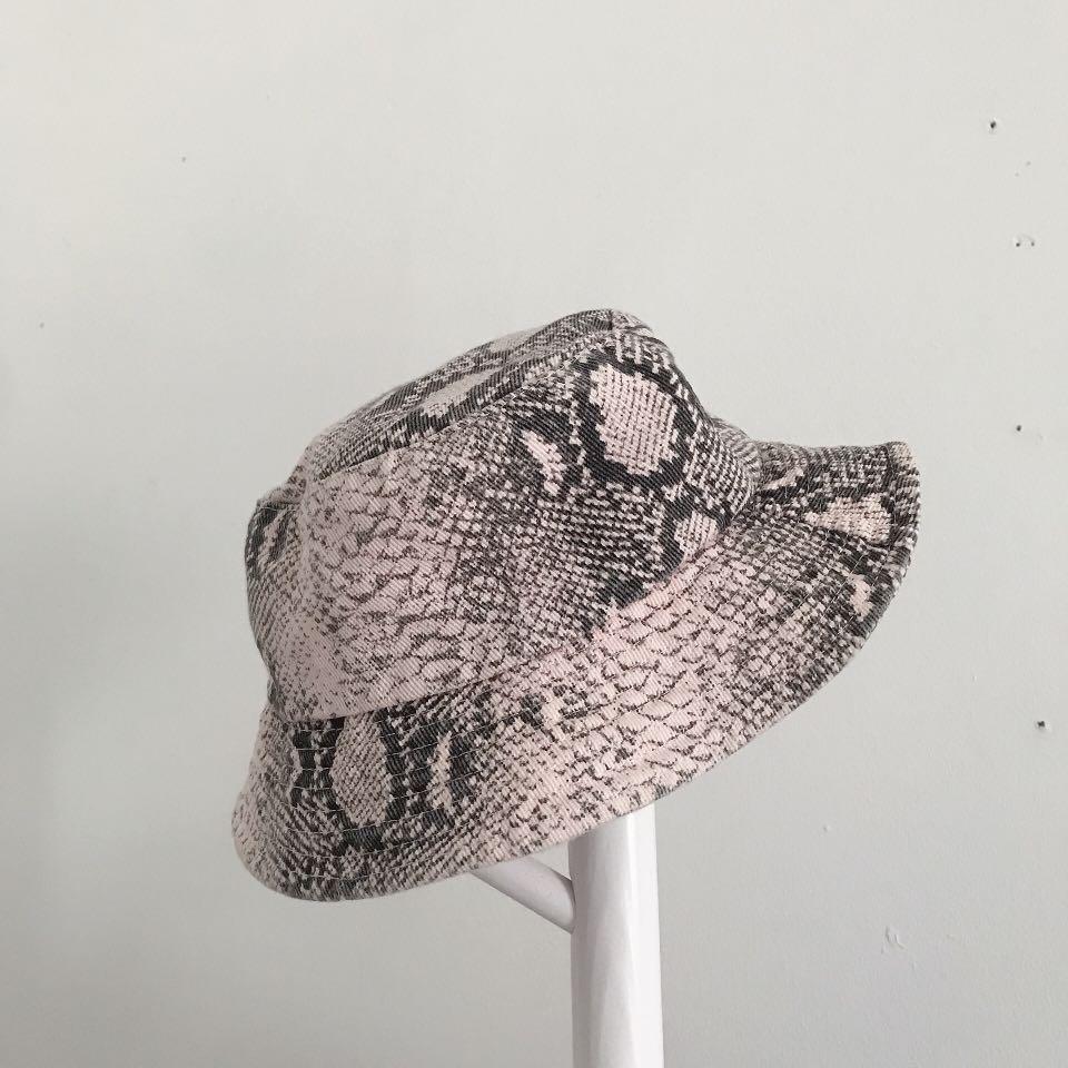 cotton on bucket hat