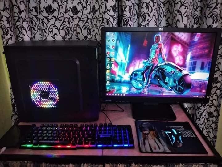 Gaming Computer Set Electronics Computers Desktops On Carousell