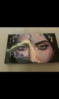 Huda Eyeshadow Palette