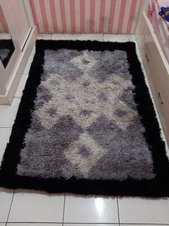 Karpet bulu uk.150x100 cm