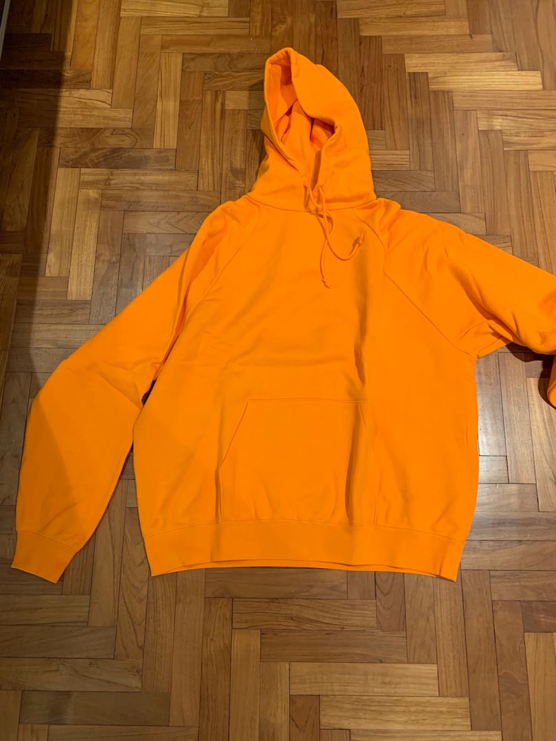 Men FOG essentials Hoodie, Men's Fashion, Tops & Sets, Hoodies on Carousell