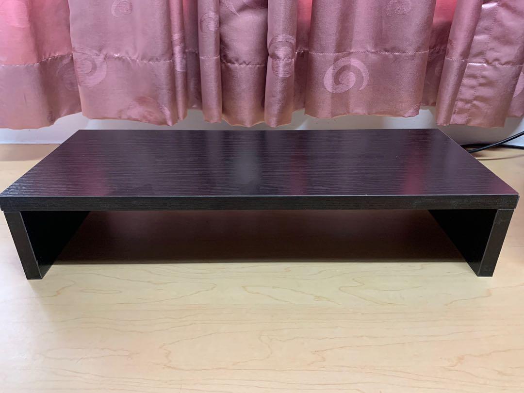 Monitor table (Category: Tables & Sets) located in Singapore. Submitted by leadavea (Listing ID 1014921609, Image 1). Description: Black monitor table.
