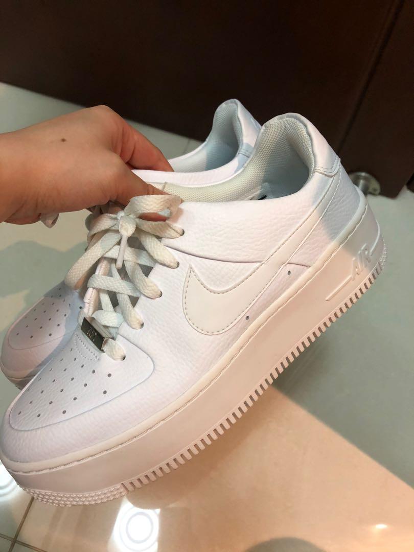 超新尖頭Nike Air Force（38.5), 女裝, 鞋, 波鞋- Carousell