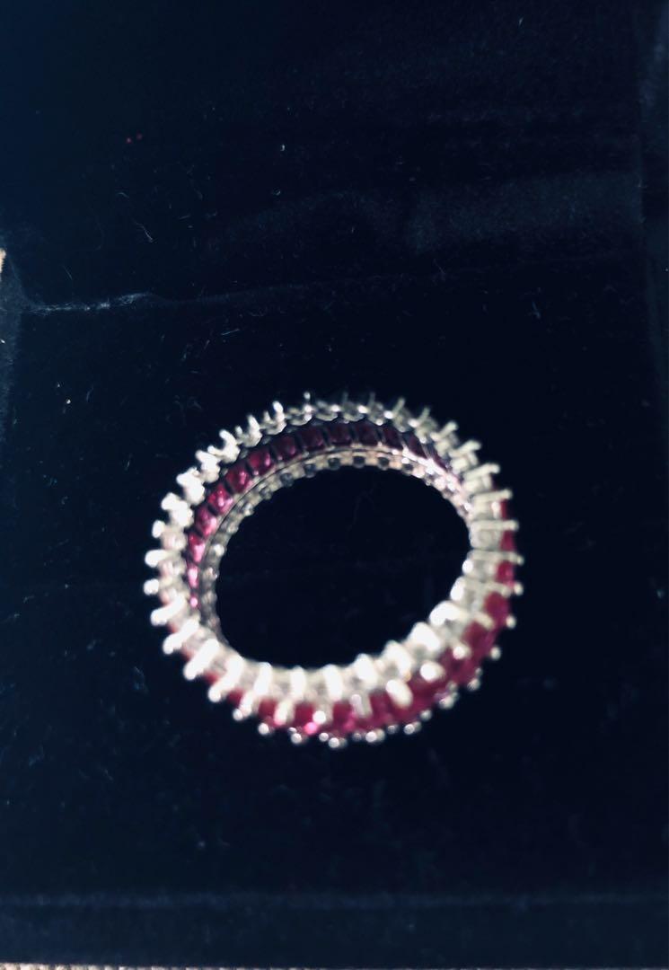 Ruby ring 红宝石戒指 （分類：頸鍊）位於 Hong Kong。 由 shap12345 提交（商品編號 1014931470，圖片 3）。簡介： Belgium crystal sliver ring ! Amazing colour ! Bought it in Belgium Size HK17-18 No refund ,no return for any reasons !! 比利时仿宝石银戒指！全新无盒。