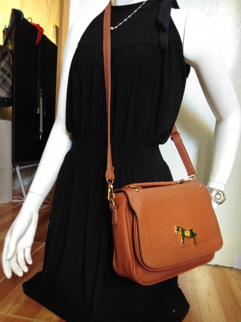 Soloist sling bag (Category: Cross-body Bags) located in Las Pinas. Submitted by arkco (Listing ID 1014940068, Image 3). Description: no flaws gcash cod lalamove or mcfa * there's a separate photo album for the complete details and photos of the bag. Paki browse na lang po. Salamat..