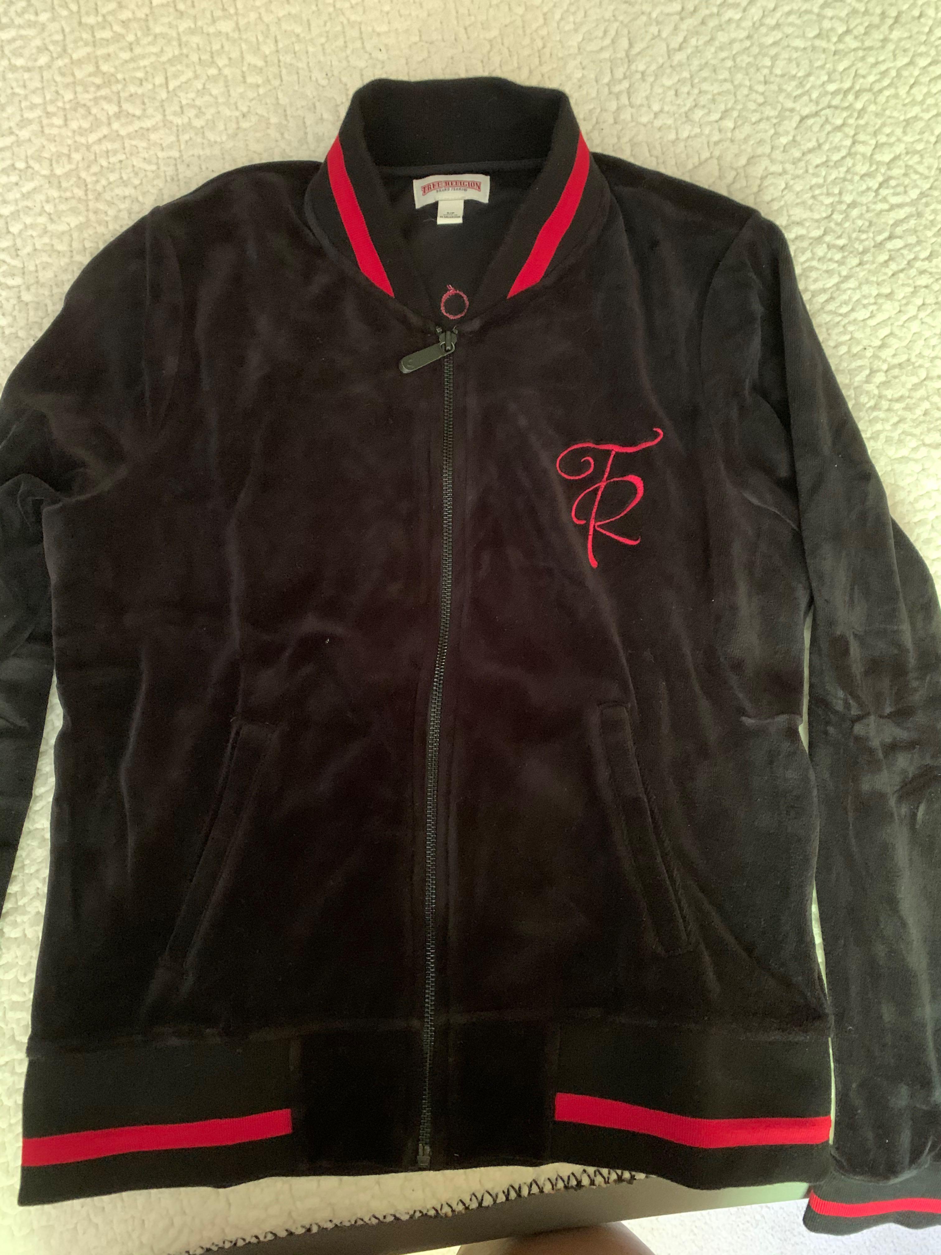 True religion velour bomber SP (Category: Clothes) located in Toronto. Submitted by seebysally (Listing ID 1015027820, Image 2). Description: Stitch detailing black and red velour bomber by True Religion.