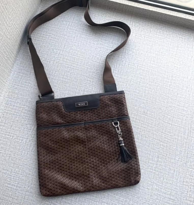 tumi cross shoulder bag