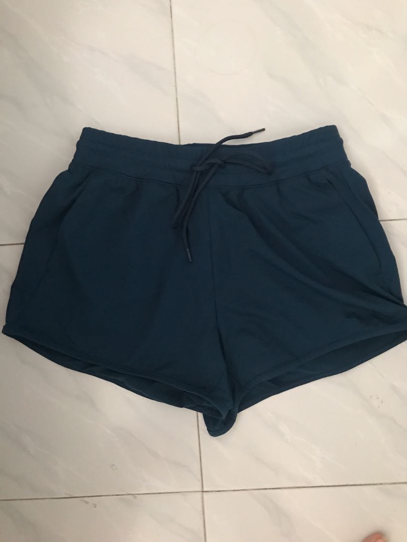 Uniqlo running shorts, Women's Fashion 