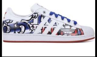 Very Rare -Limited Edition VTGADIDAS SUPERSTAR 35th Anniversary Graphic White Red & Blue.. Graffiti Shell US 7