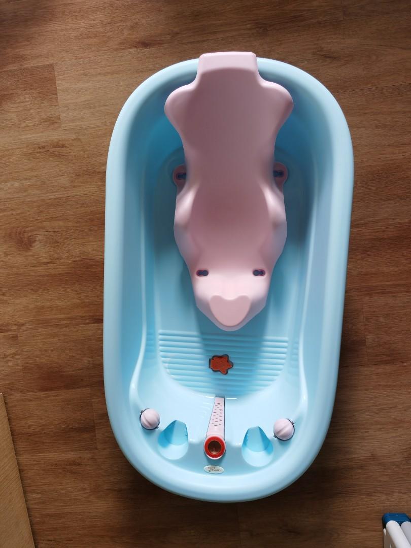 2nd hand Baby Bathtub, Babies & Kids, Nursing & Feeding, Weaning