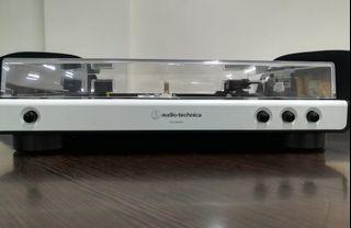 AUDIO TECHNICA LP60XBT FULLY AUTOMATIC TURNTABLE