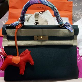 (Category: ) located in . Submitted by plus.size.fashion (Listing ID 1015148093, Image 1). Description: .