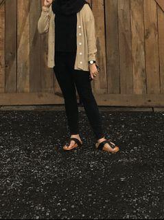 Cardigan oversized warna krem