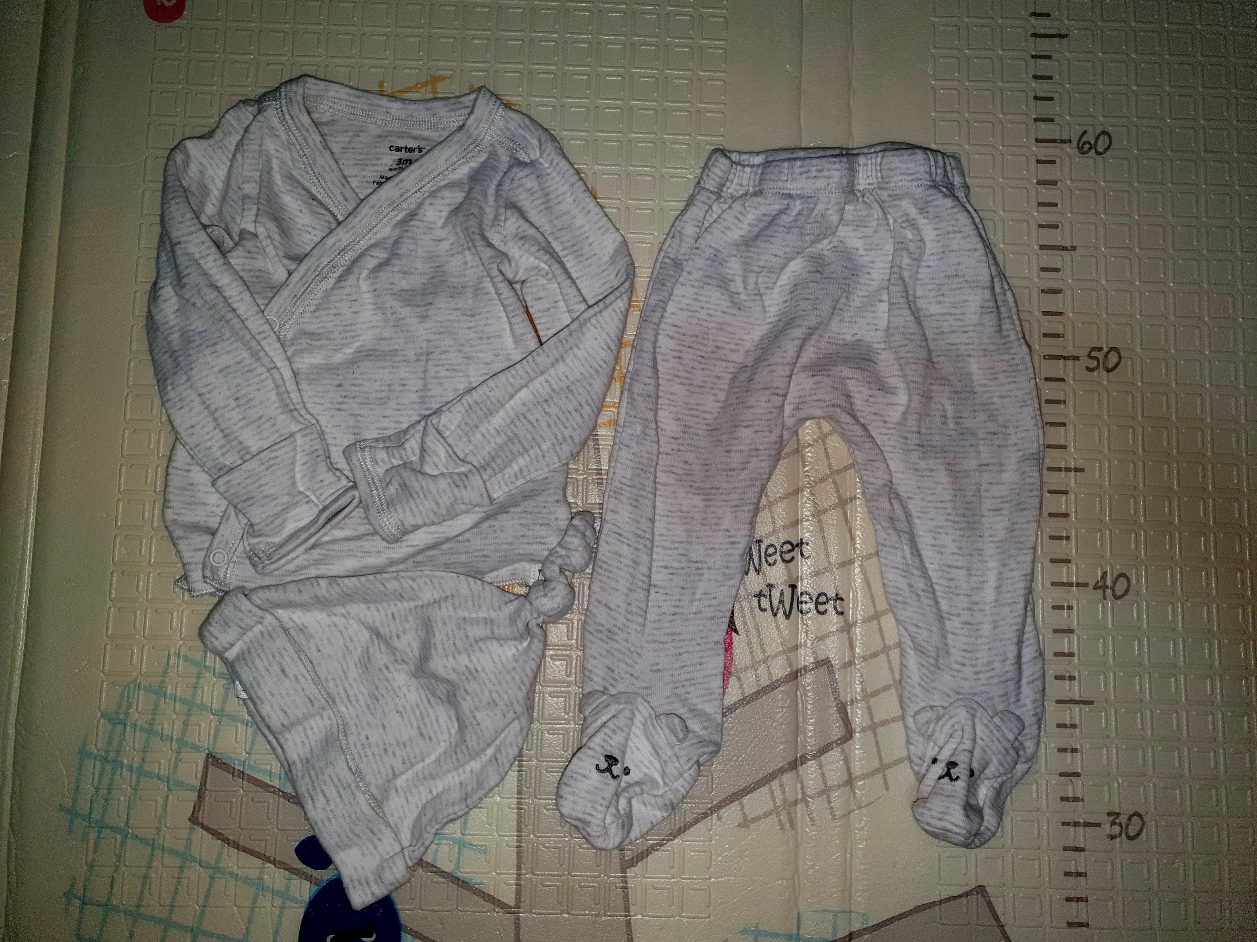 Carters sleep set 0-3 mos (Category: Babies & Kids Fashion) located in Makati City. Submitted by quickmountain_4ce034 (Listing ID 1015231312, Image 1). Description: Washed but never used..