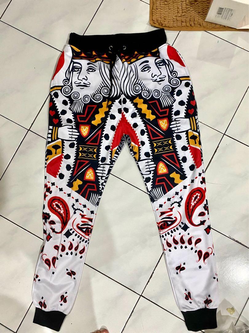Celana Jogger Cowok Motif Kartu King Fesyen Pria Pakaian Bawahan Di Carousell Celana panjang jogger motif army untuk pria berbahan katun twill. celana jogger cowok motif kartu king