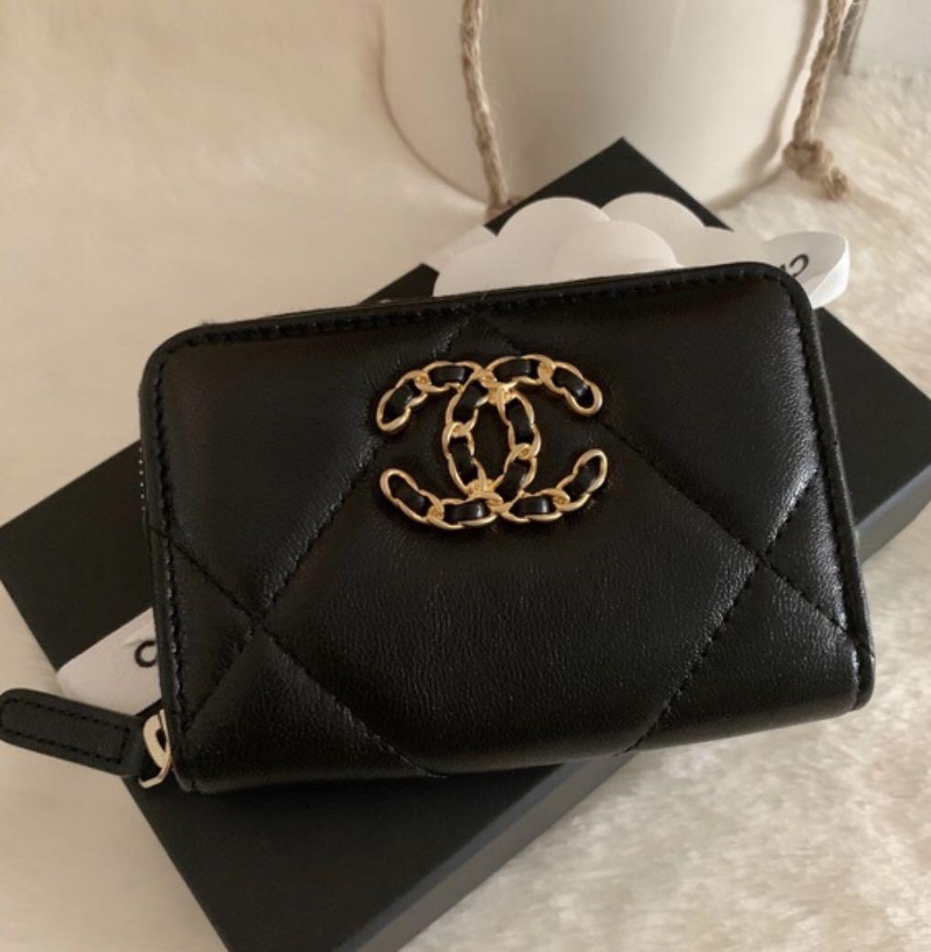 💯 Authentic Chanel 19 Zipped Coin Purse, Women's Fashion, Bags & Wallets,  Purses & Pouches on Carousell