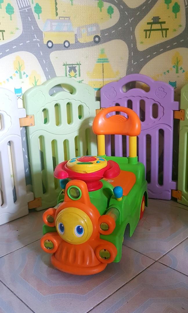 Chicco ride on online train