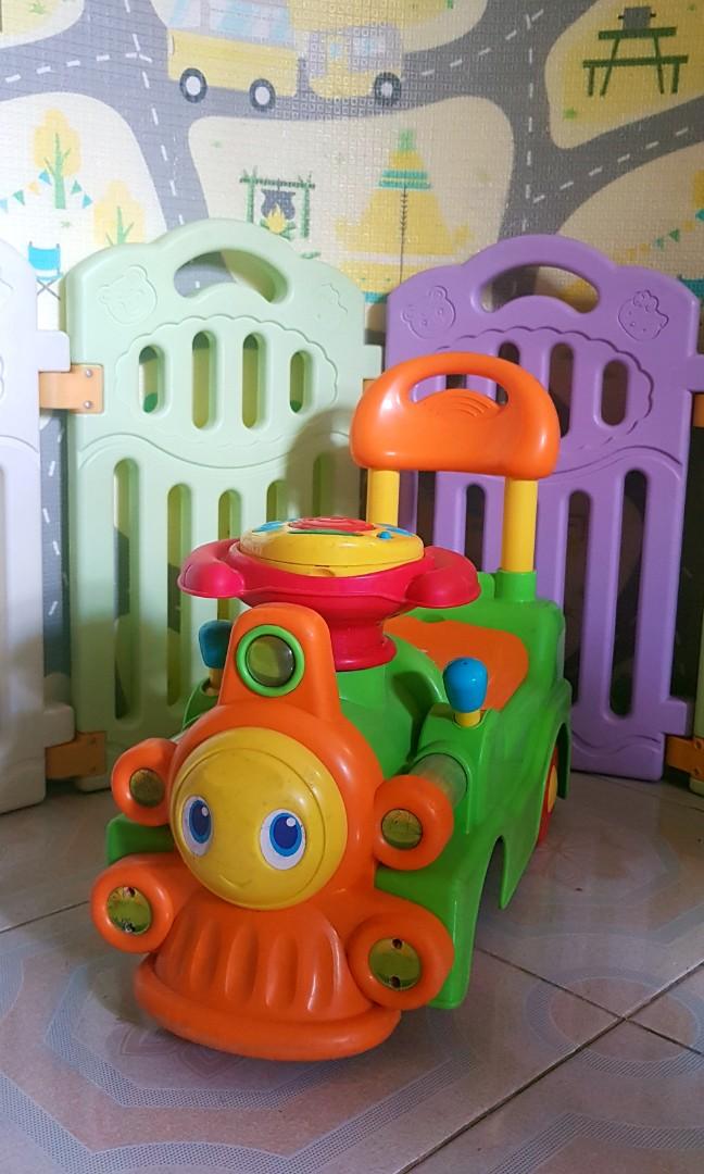 chicco ride on train
