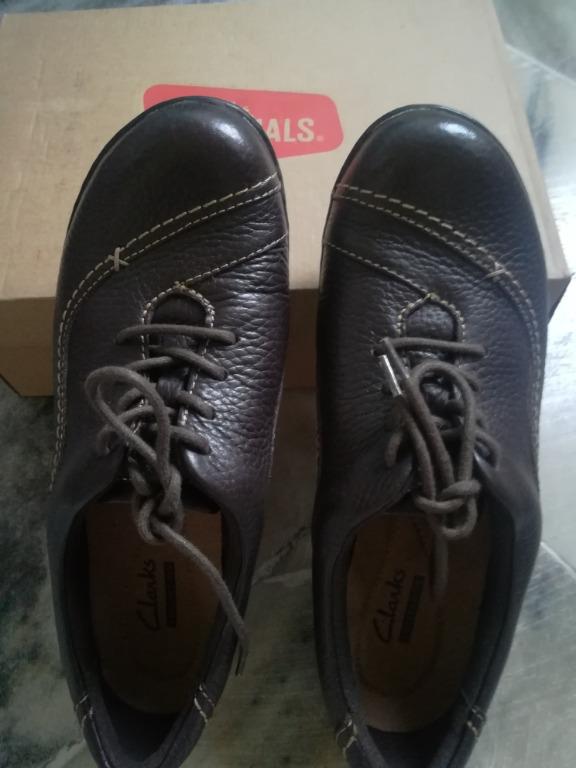 Clarks Saiz Uk5 Women S Fashion Shoes On Carousell