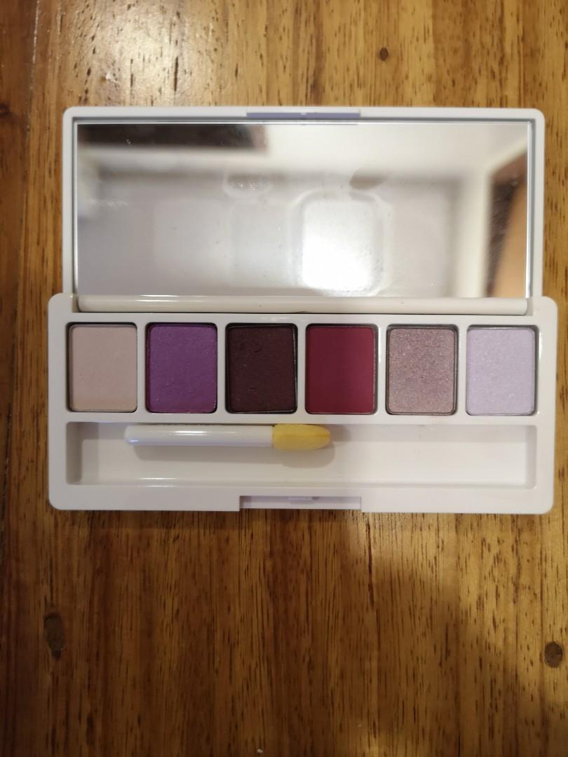 Clinique 6-color eyeshadow NEW (Category: Makeup) located in San Juan City. Submitted by super.saver8 (Listing ID 1015142212, Image 2). Description: Brand New. Original. #11sweldo.