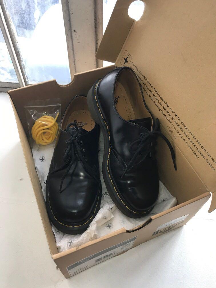 womens dr martens 146 smooth